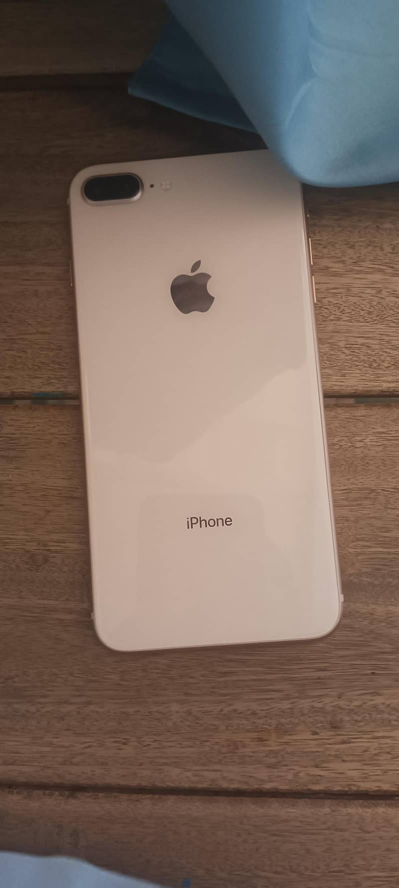 Apple iPhone 8 Plus 0