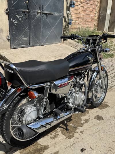 Honda 125 Self Start Brand New Condition 0304621847