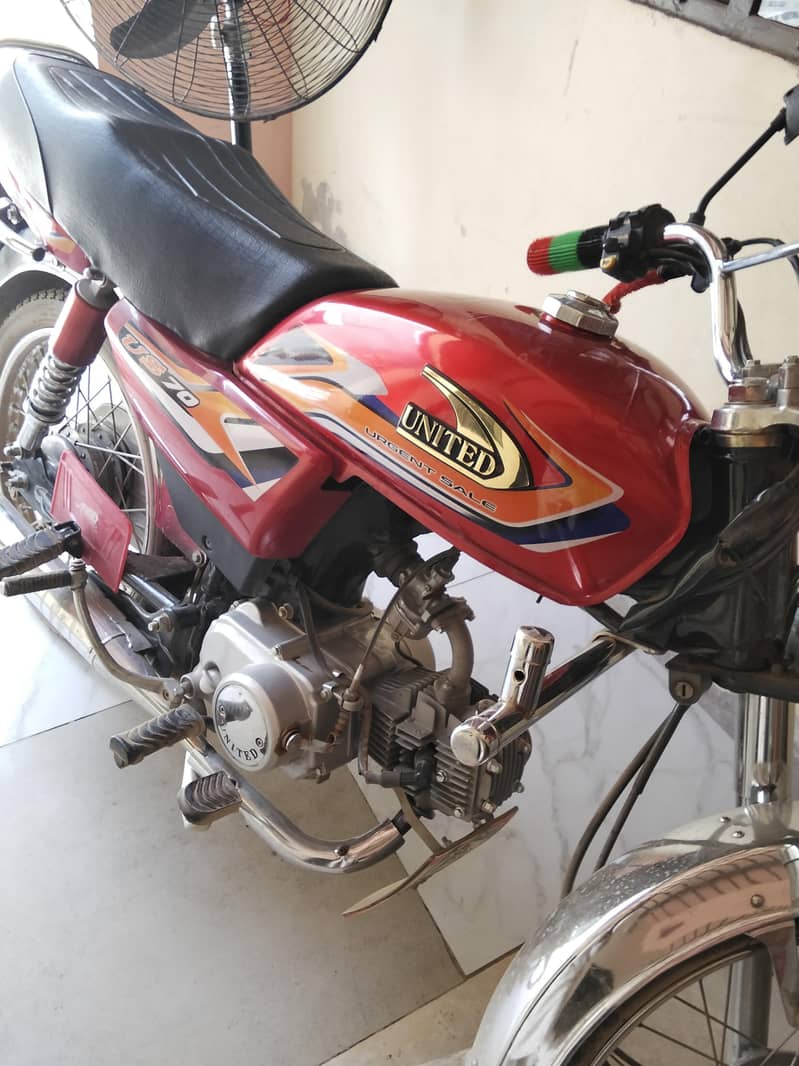 united 70cc 0
