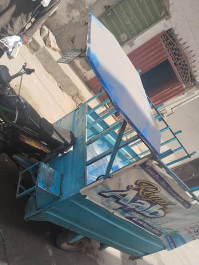 100 cc rickshaw With Strong body.