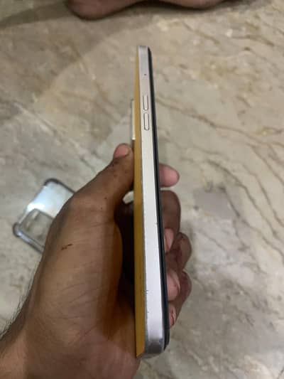 OPPO F21 Pro