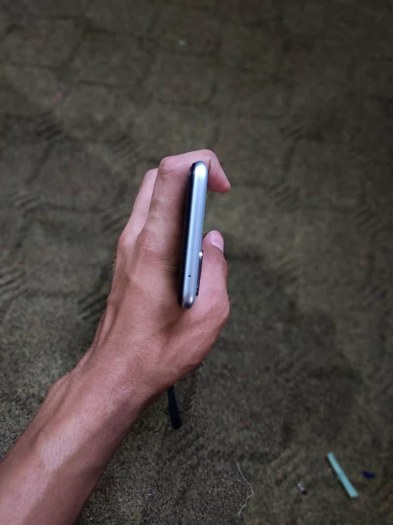 OPPO A76 3