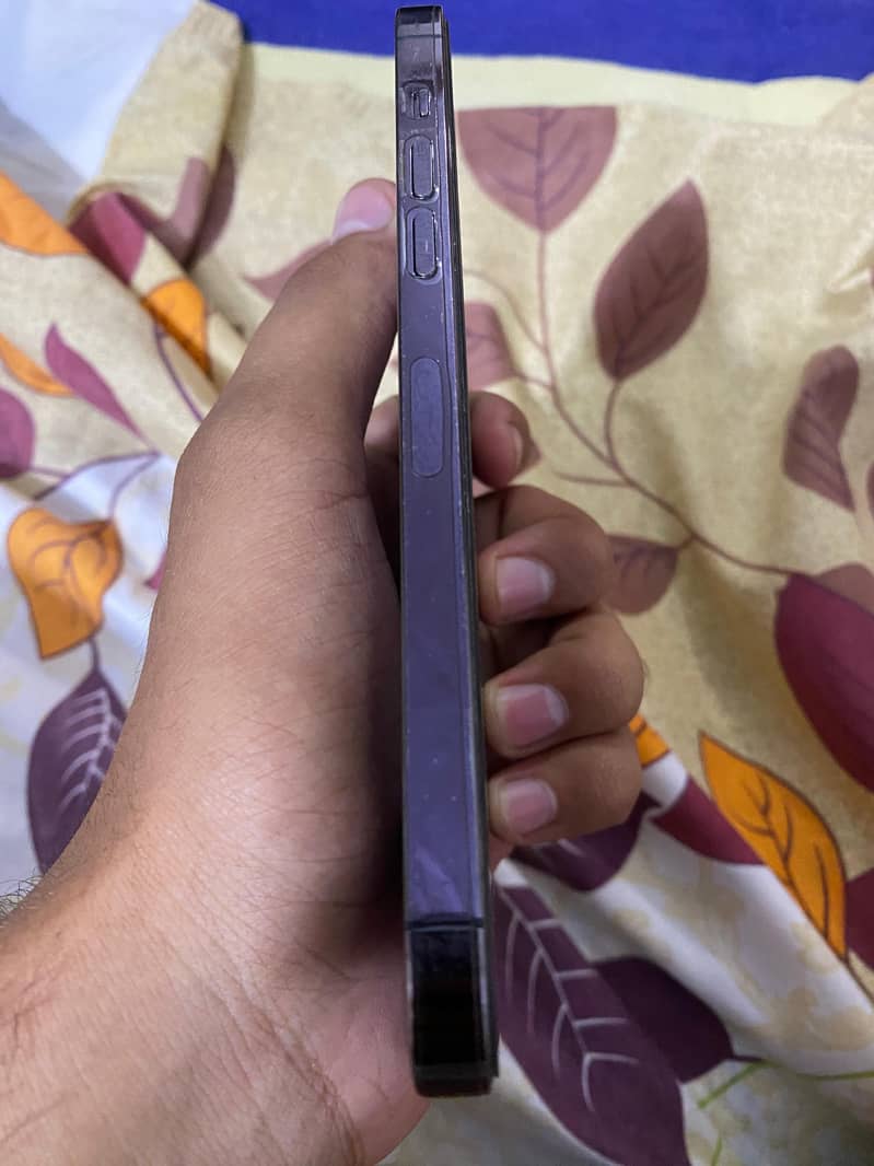IPhone 14 Pro Max 4