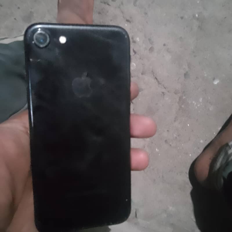 Apple iPhone 7 4