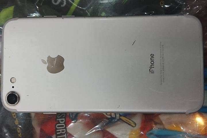 Apple iPhone 7 2