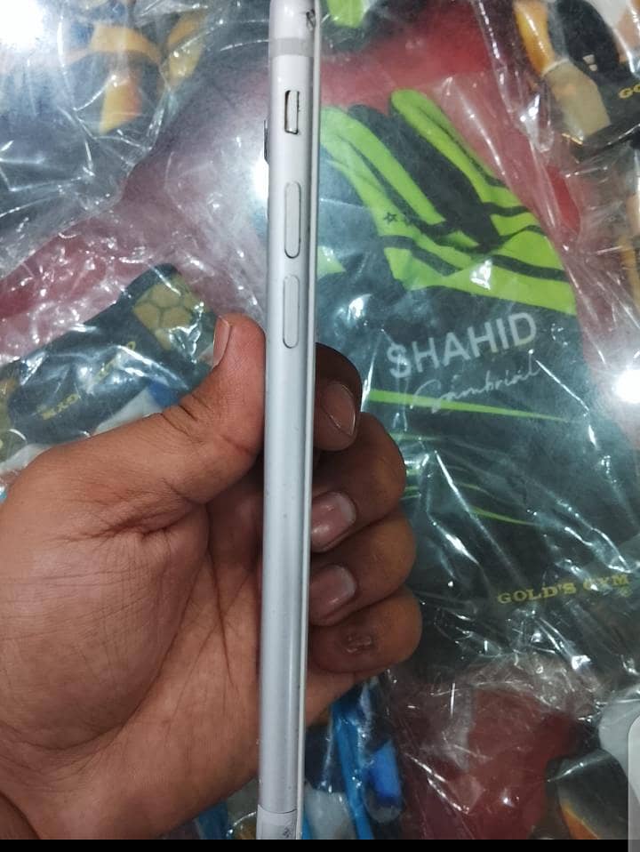 Apple iPhone 7 3