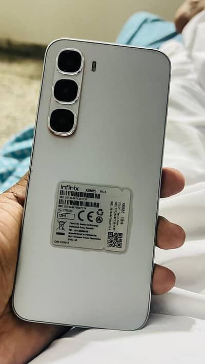 Infinix hot 60 4 months warranty 8gb 128gb with all accessories