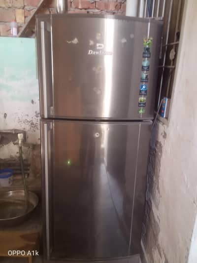 dawlance fridge medium size