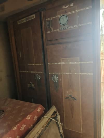 Super Deluxe Wardrobe Safe Well maintained 4 door with locker new safe