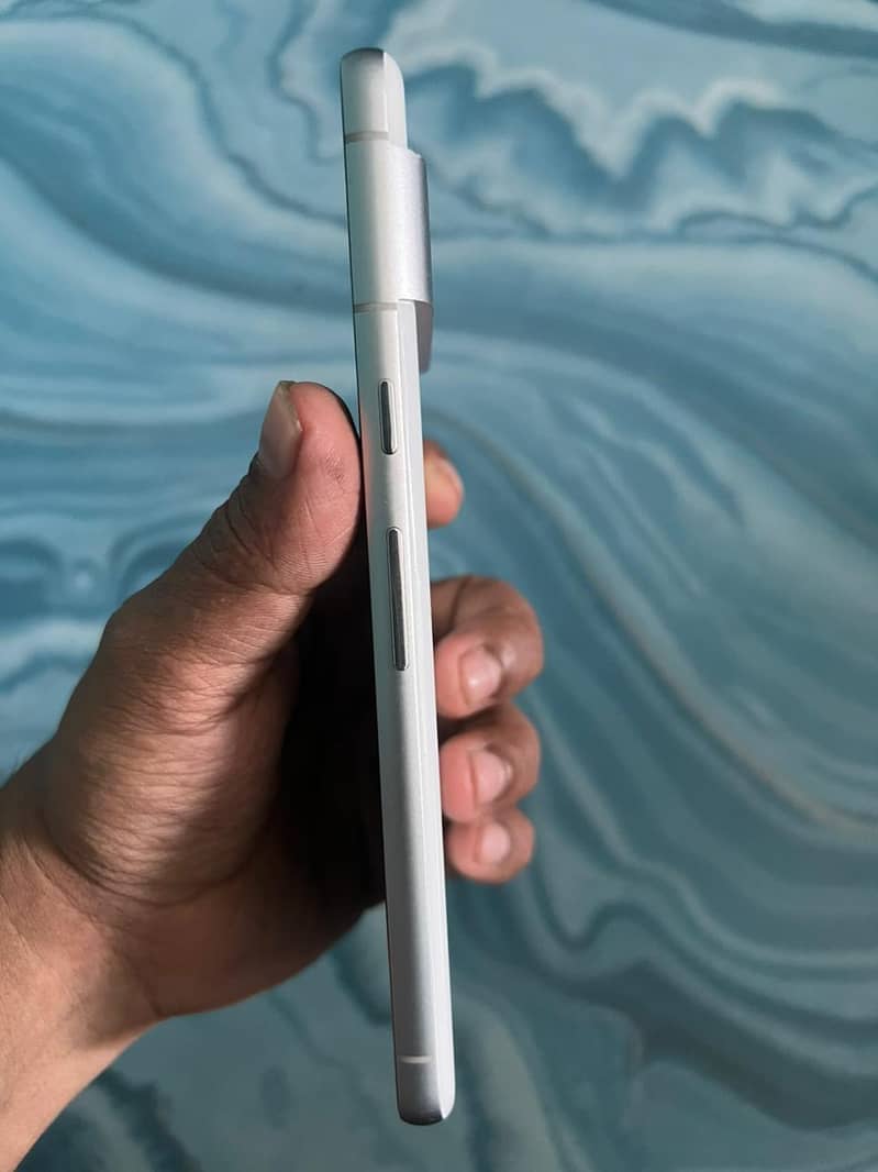 Google Pixel 7 5