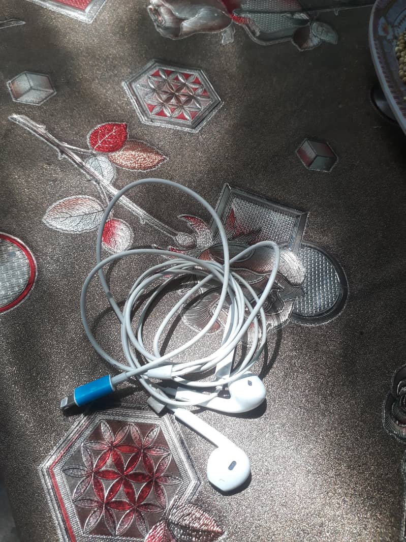 iphone handfree 1