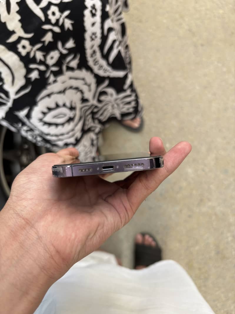 iPhone 14 Pro Max 2
