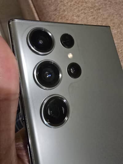 Samsung Mobile S23 Ultra 12/512 green  condition but with D