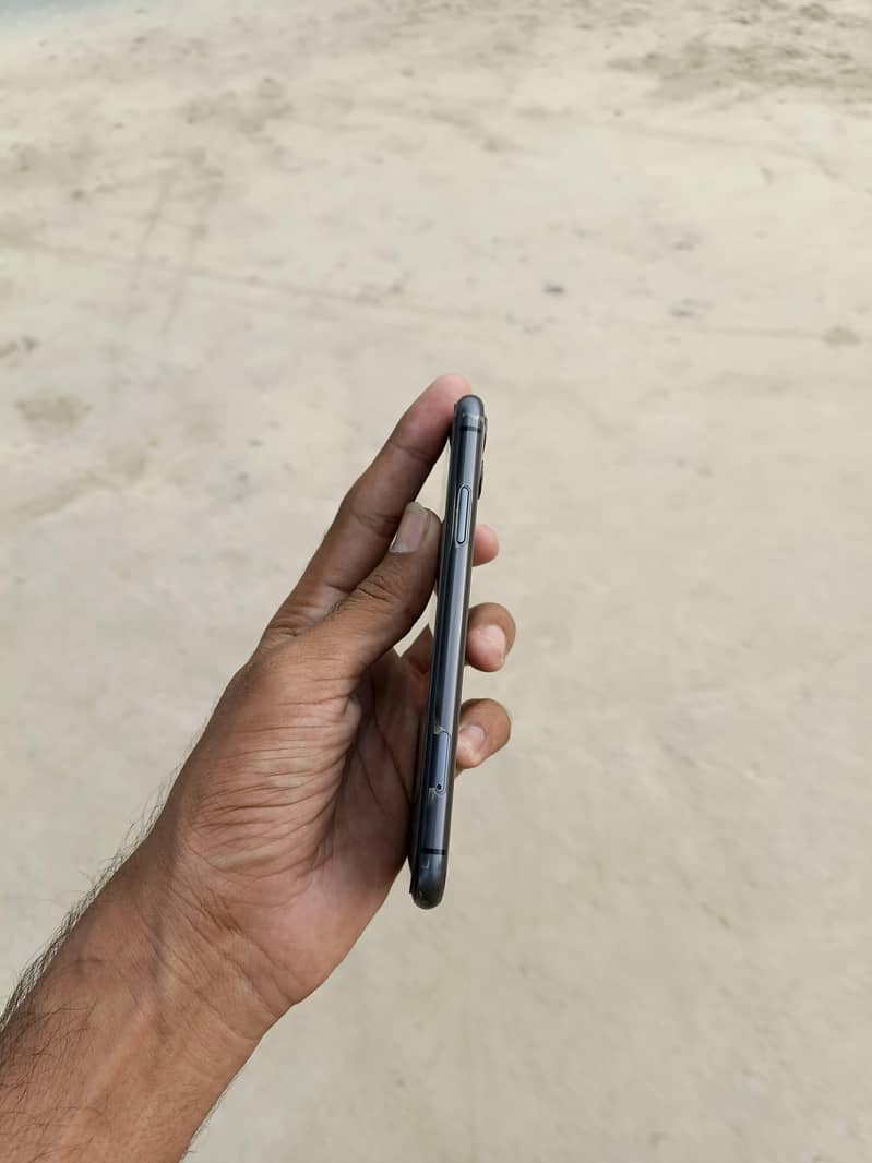 iPhone 11 2