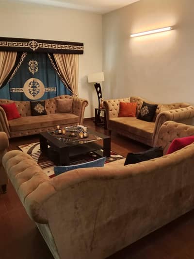 Sale 8 sale 8 seaters sofa set + 2 seaters Dewan
