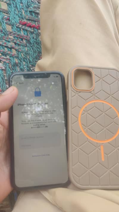 iPhone 11 iCloud locked