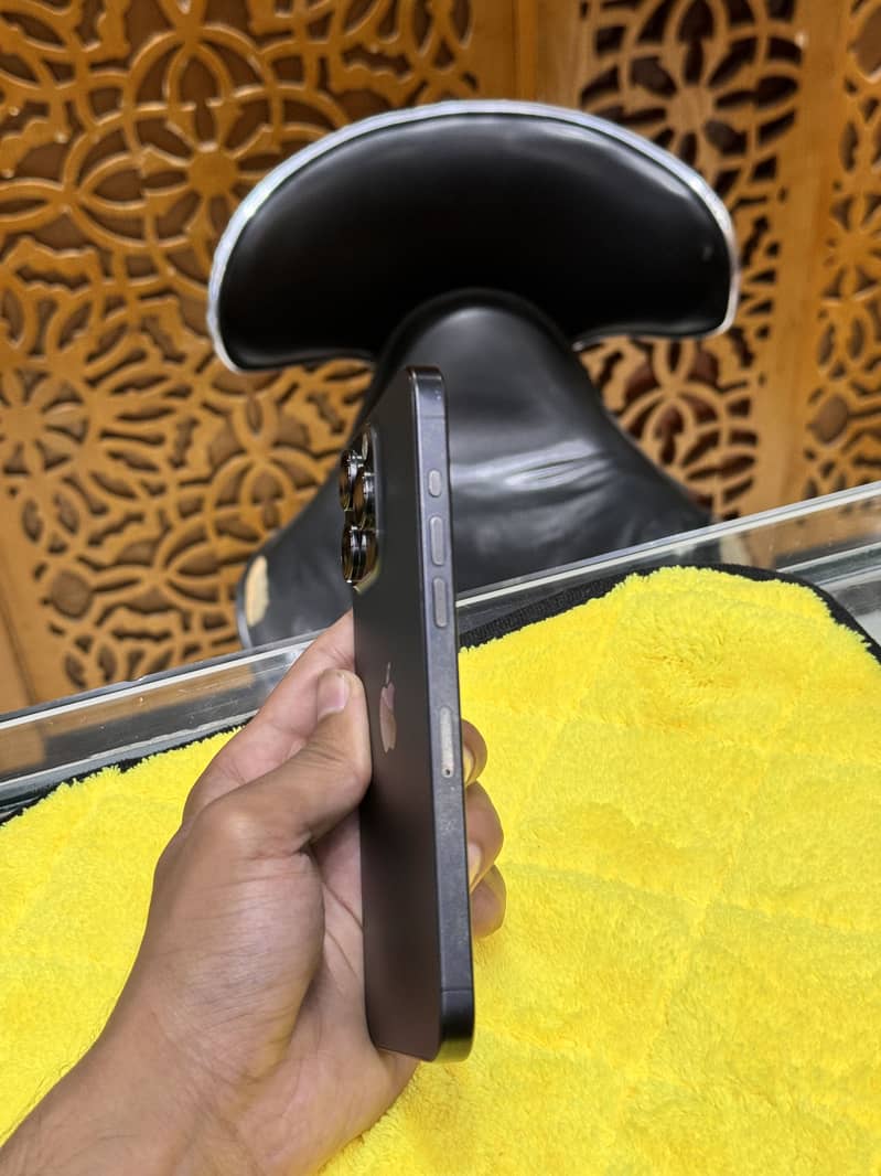 Iphone 15 Pro Max 4