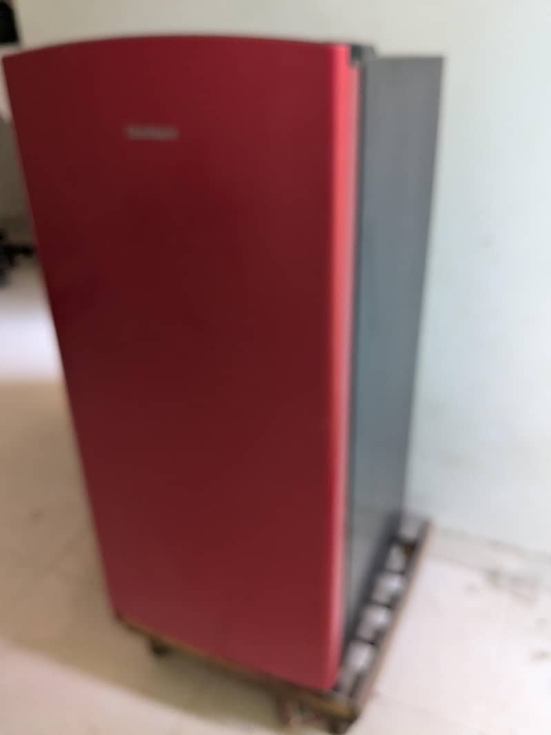 Refrigerator (Medium sized) 0
