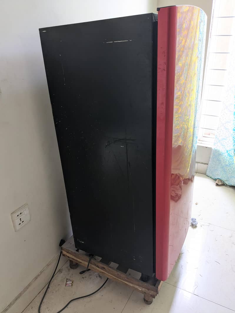 Refrigerator (Medium sized) 1