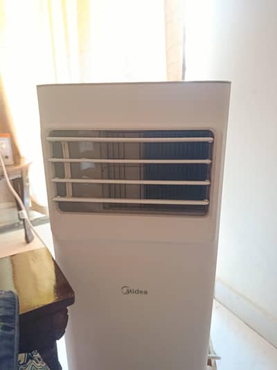 Midea 0.75 Ton Portable AC – Excellent Condition & Fast Cooling