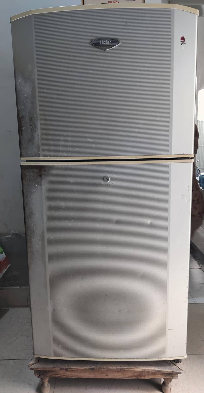 Haier Medium size.    Wh. 03706462937 0
