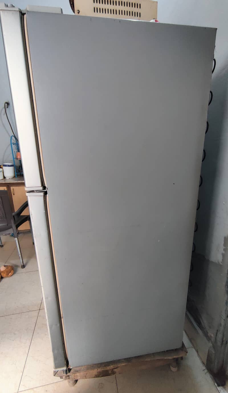 Haier Medium size.    Wh. 03706462937 1