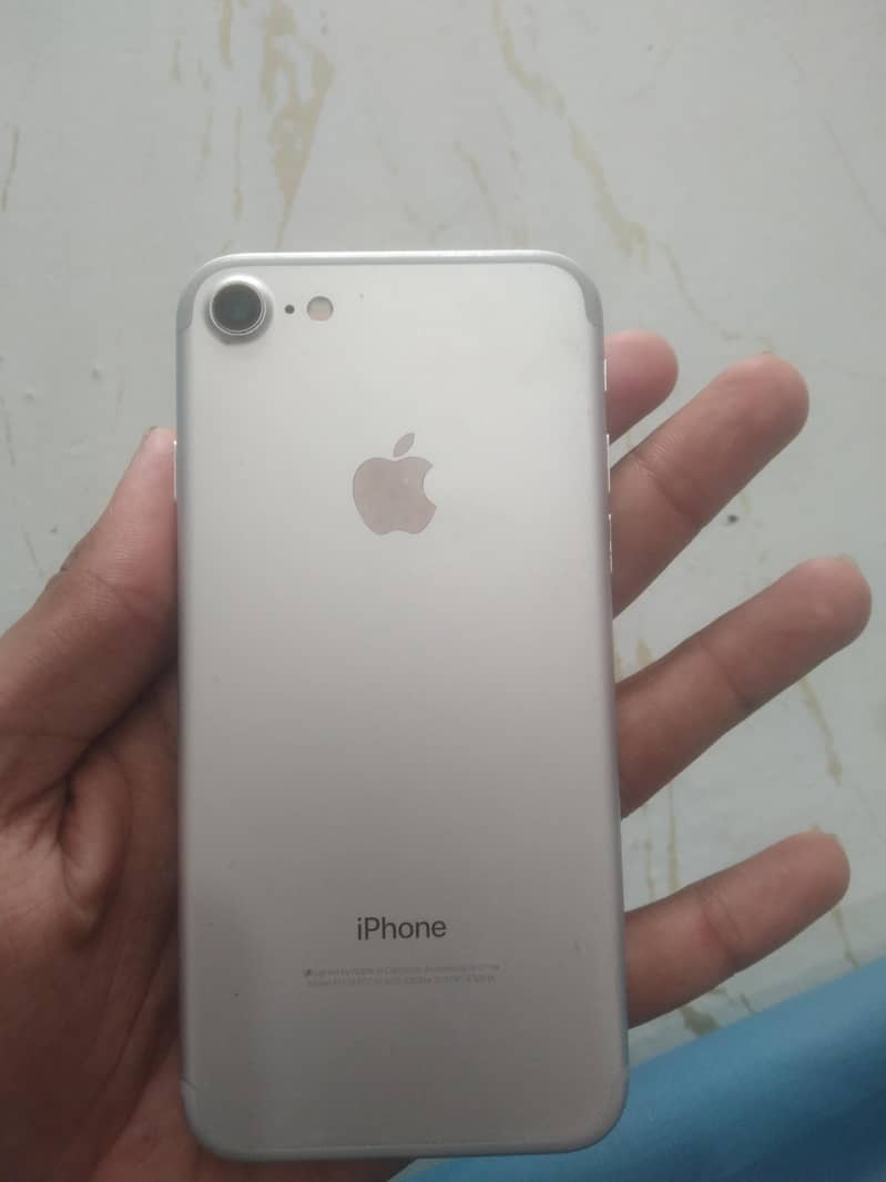 Apple iPhone 7 1