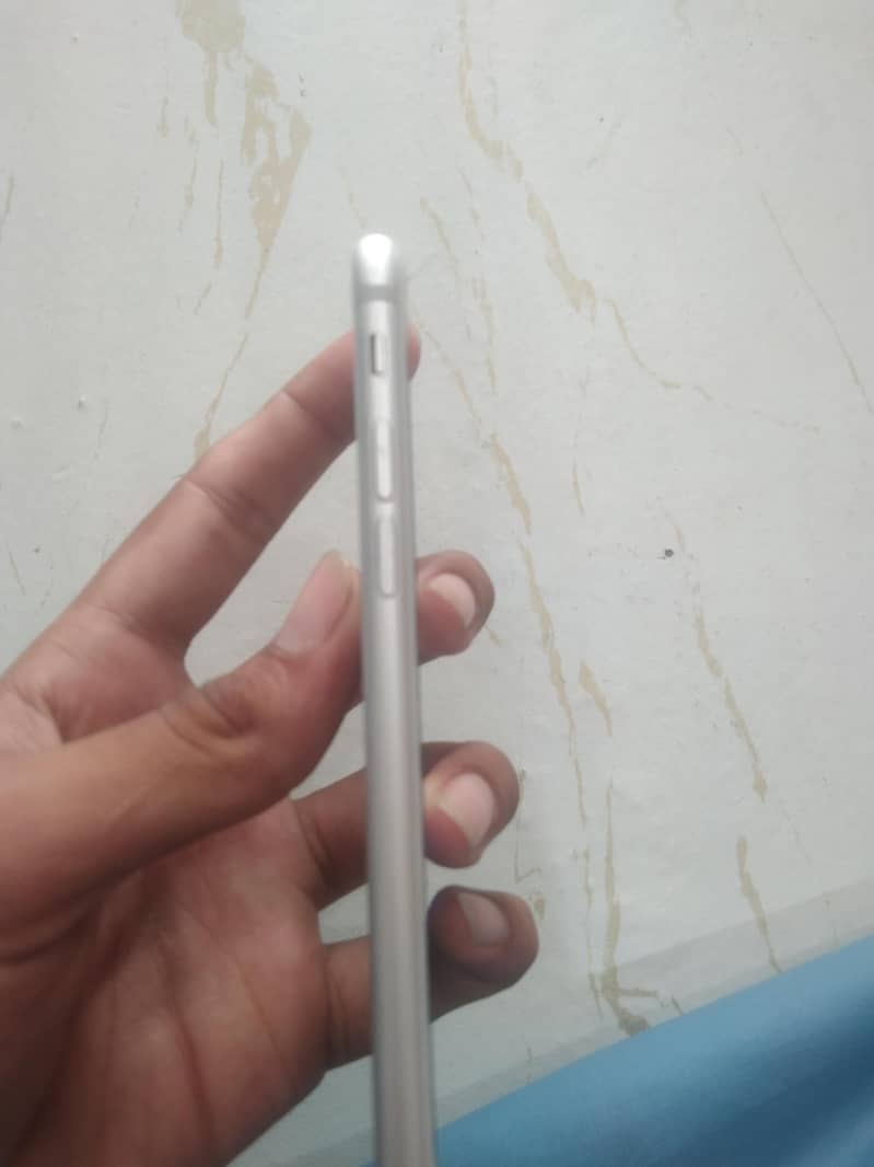 Apple iPhone 7 5