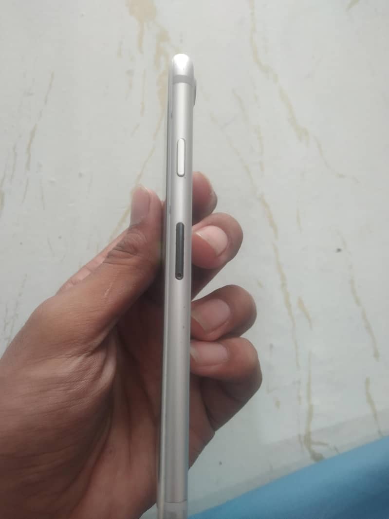 Apple iPhone 7 7