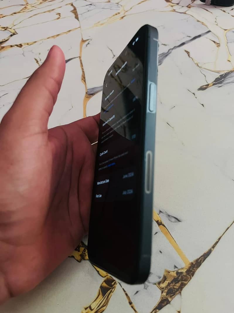 iPhone 15 Pro Max 3
