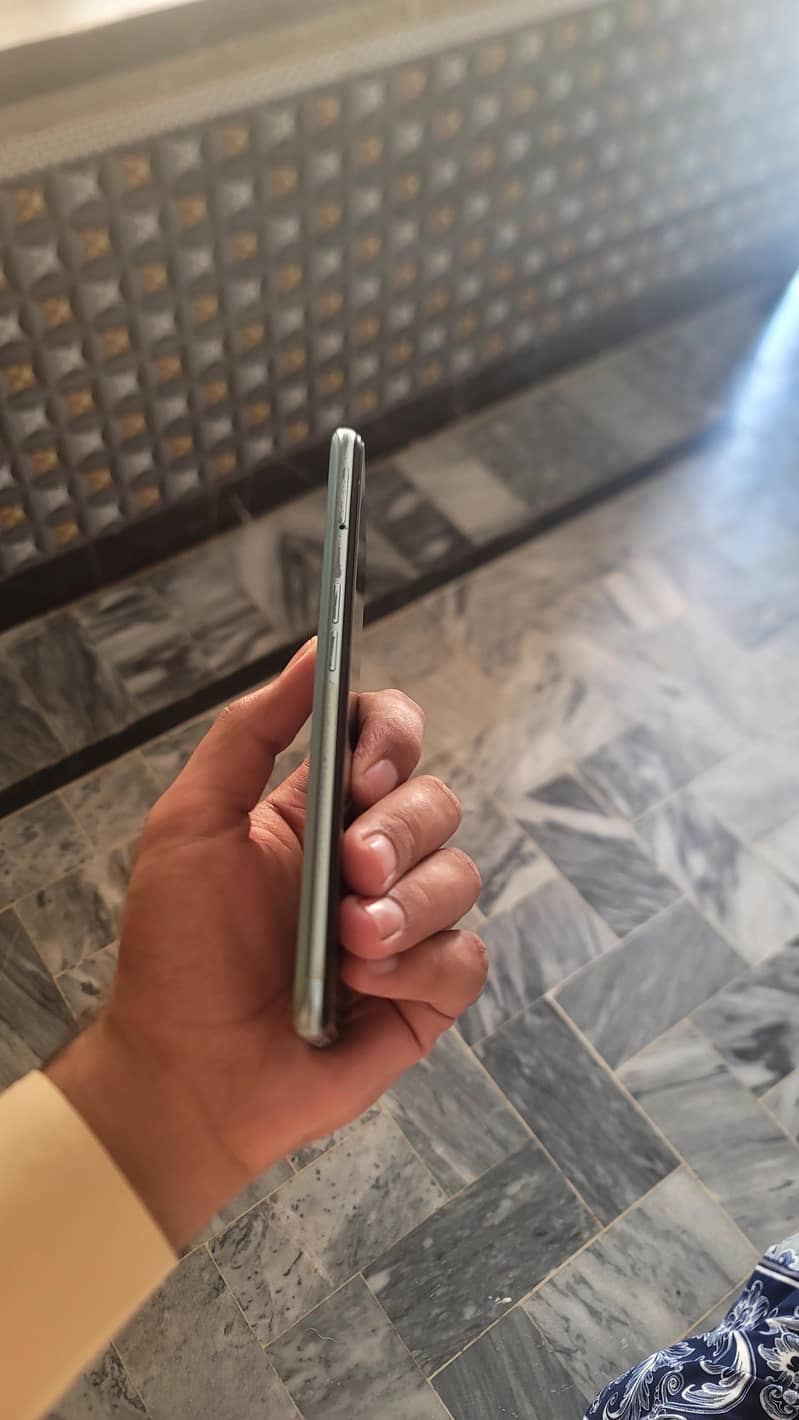 OPPO A76 3