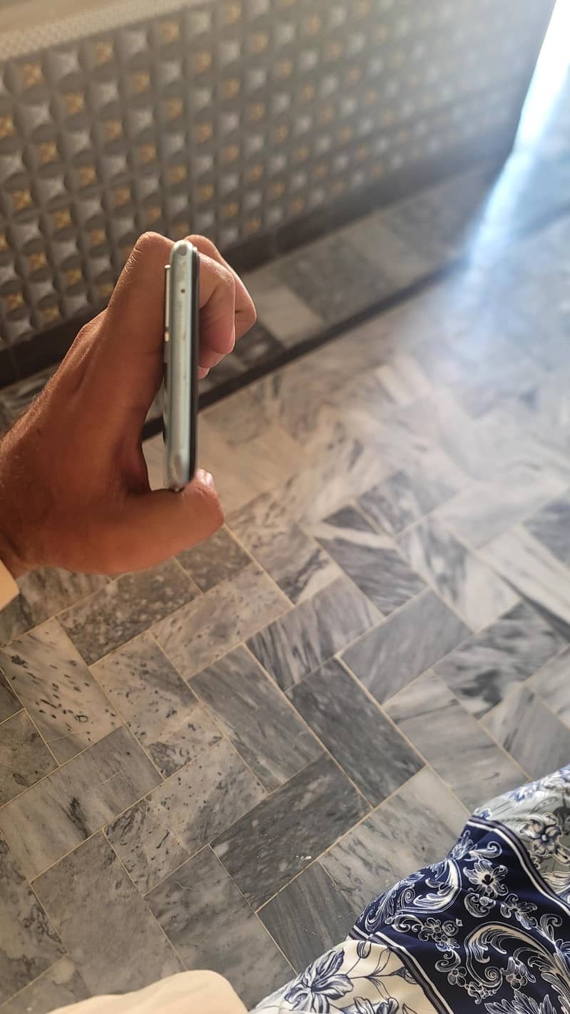 OPPO A76 4