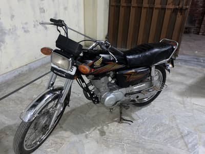 Honda 125 condition 10/7 sirf thora sa kharcha hona ha bas