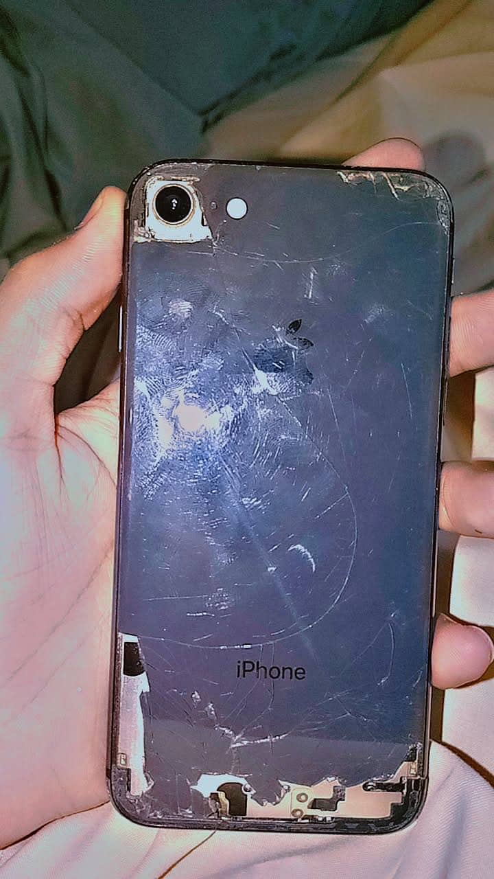 Apple iPhone 8 0