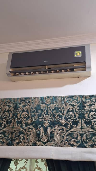 Gree 1 ton split AC