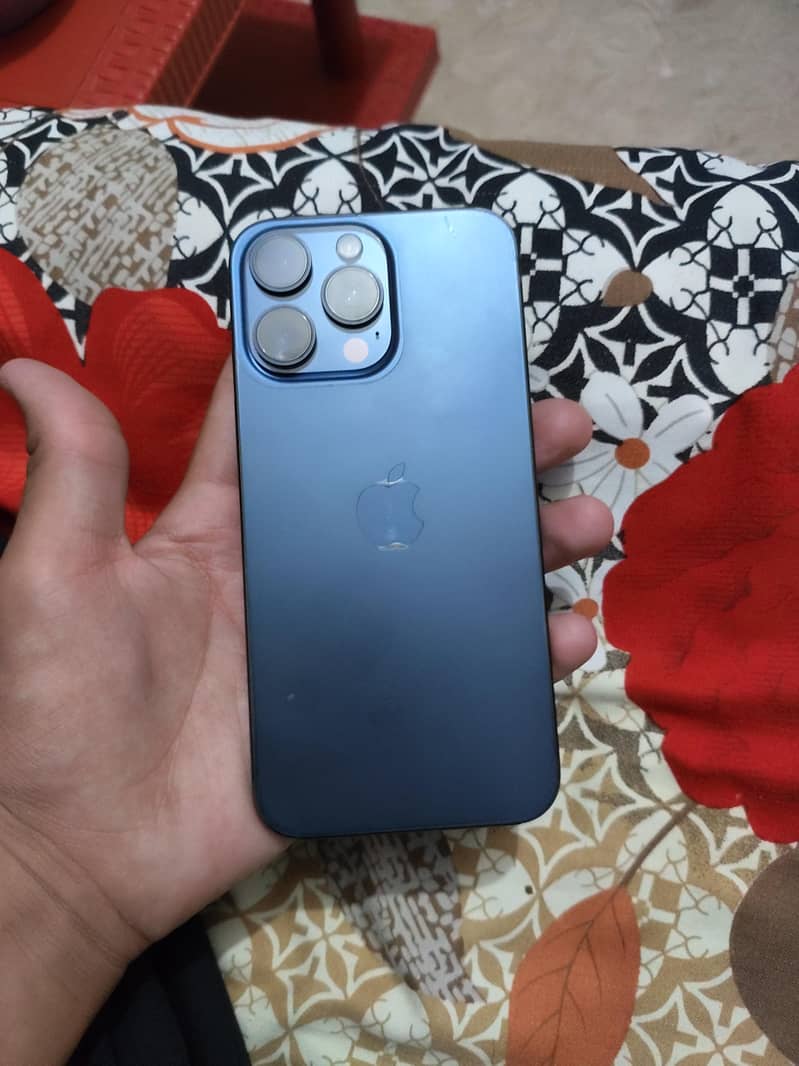 Apple iPhone 15 Pro Max 1