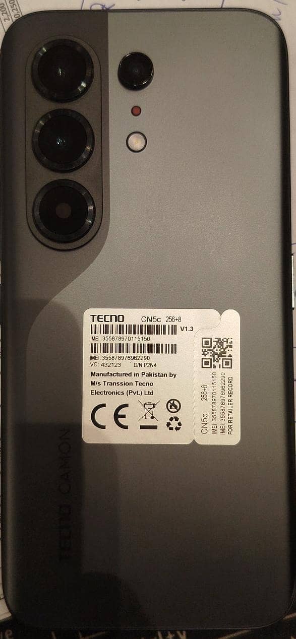Tecno CAMON 40 Pro 1