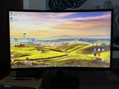 Samsung 27" Curved Monitor C27F390 - Full HD VA Panel