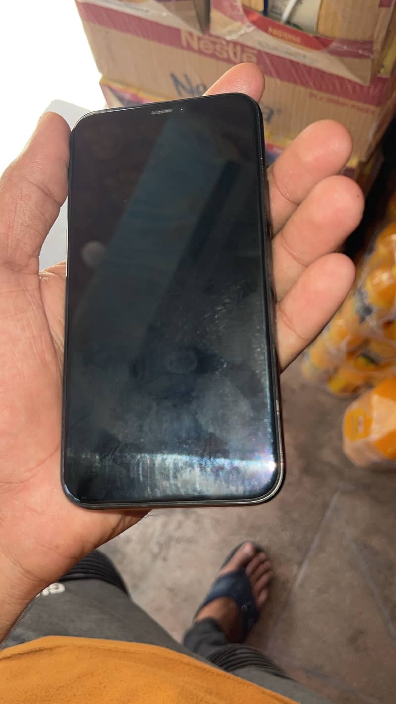 Apple iPhone 11 Pro 1