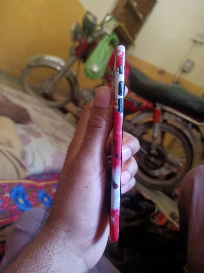 Apple iPhone 7 Plus 2