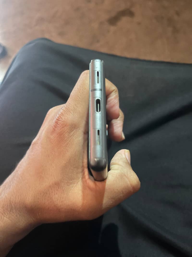 Google Pixel 7a 4