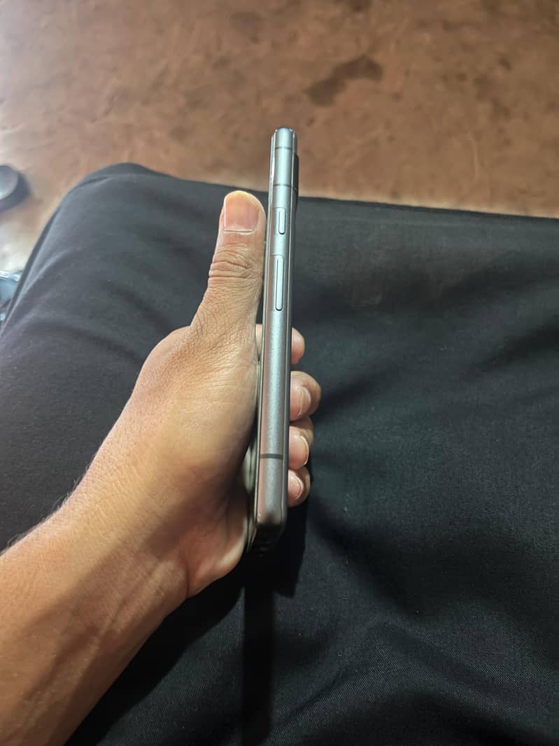 Google Pixel 7a 5