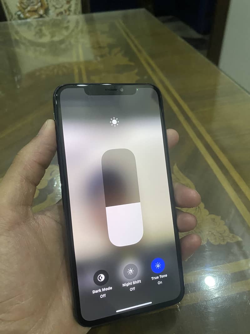 Apple iPhone XS Max 3