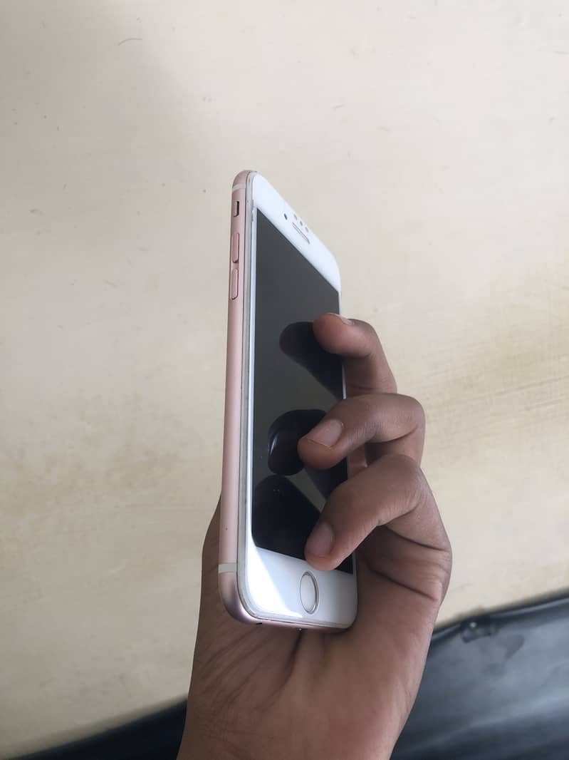 Apple iPhone 6S 1