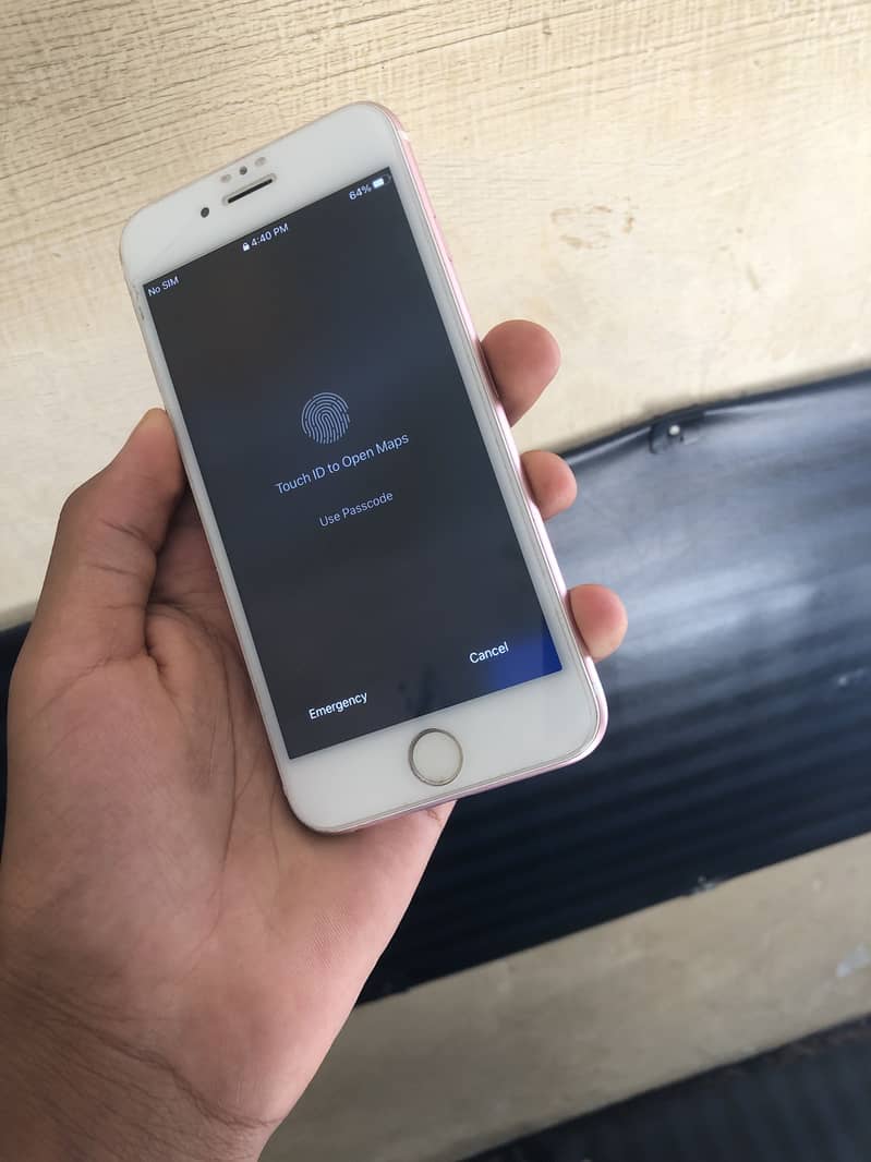 Apple iPhone 6S 4