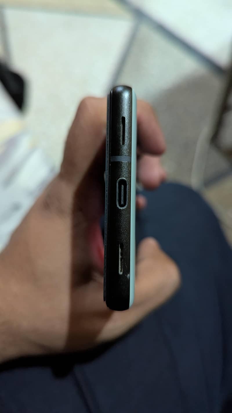 Google Pixel 6a 5