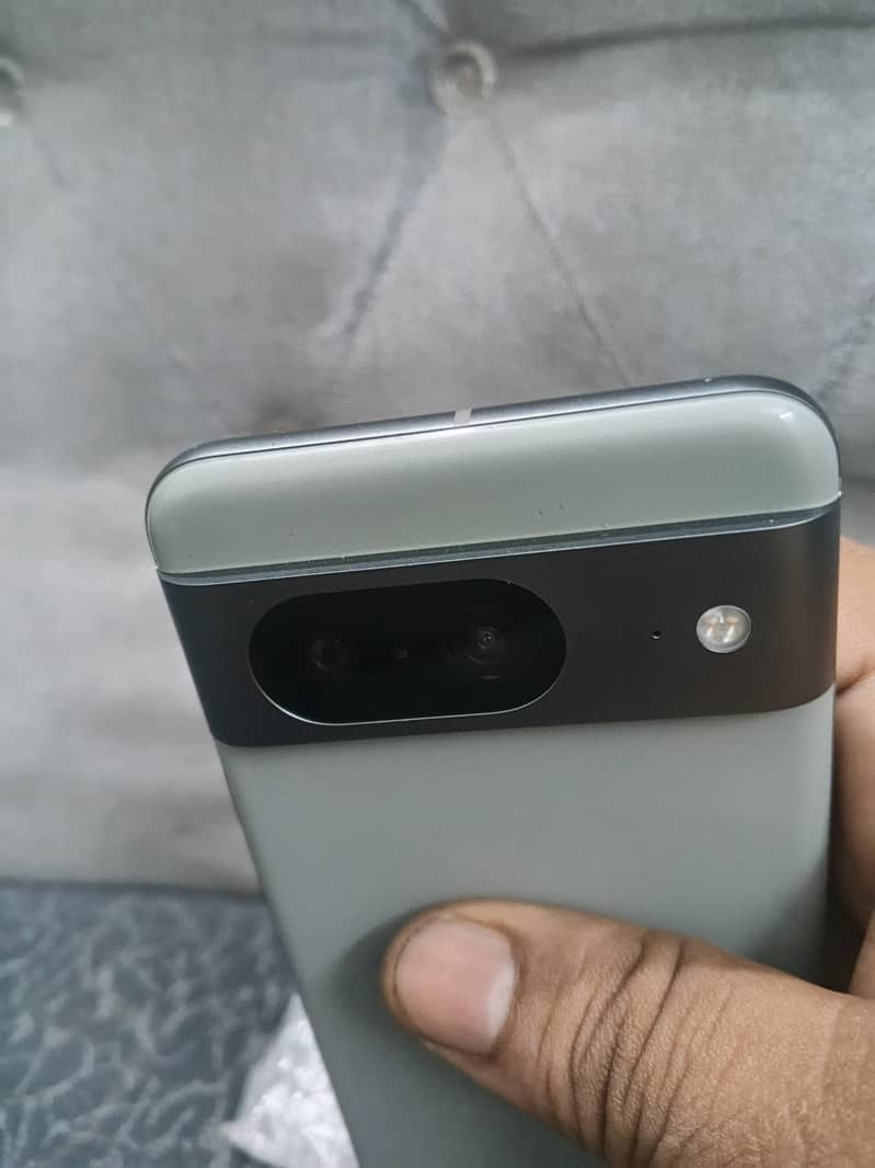 Google Pixel 8 2