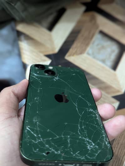 Apple iPhone 13