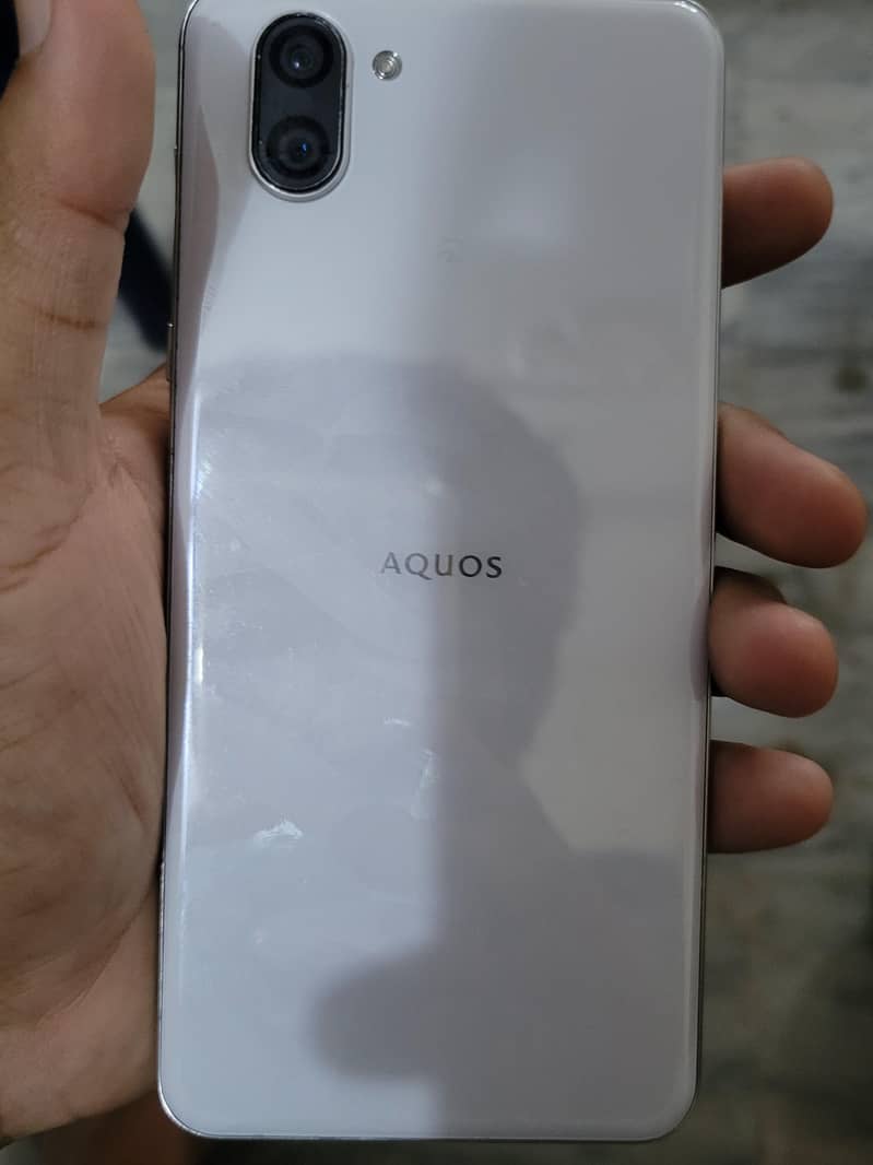 Sharp Aquos R3 3