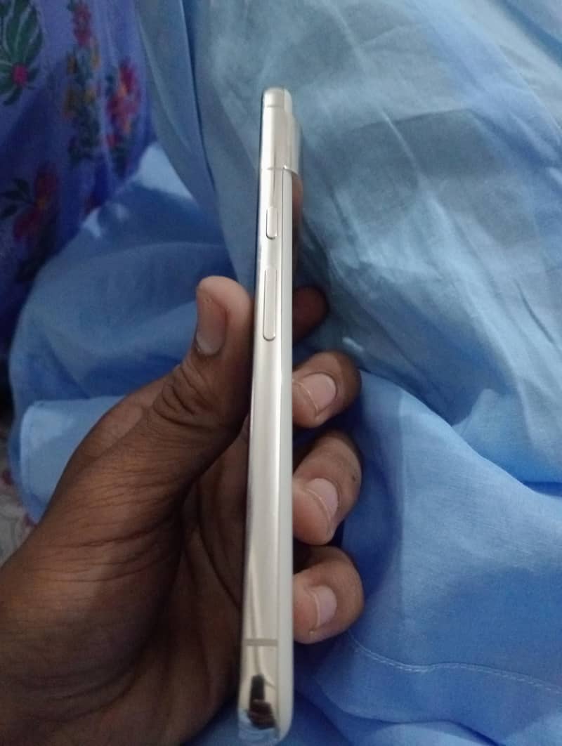 Google Pixel 8 Pro 2